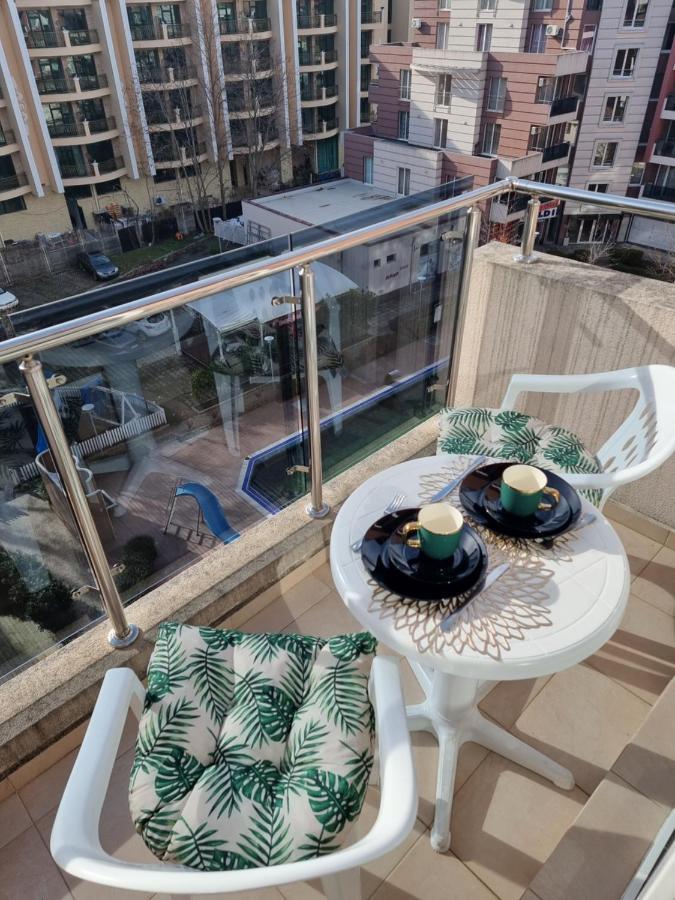 Апартаменти Deluxe Admiral Plaza Сонячний Берег Екстер'єр фото